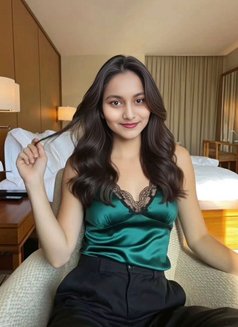 Sweety Shah — Independent Girl in Raipur
